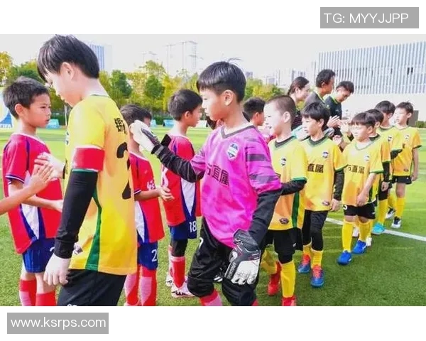 孩子与足球明星互动精彩瞬间合集视频分享